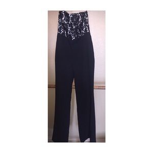 BLACK W LACE STRAPLESS JUMPSUIT